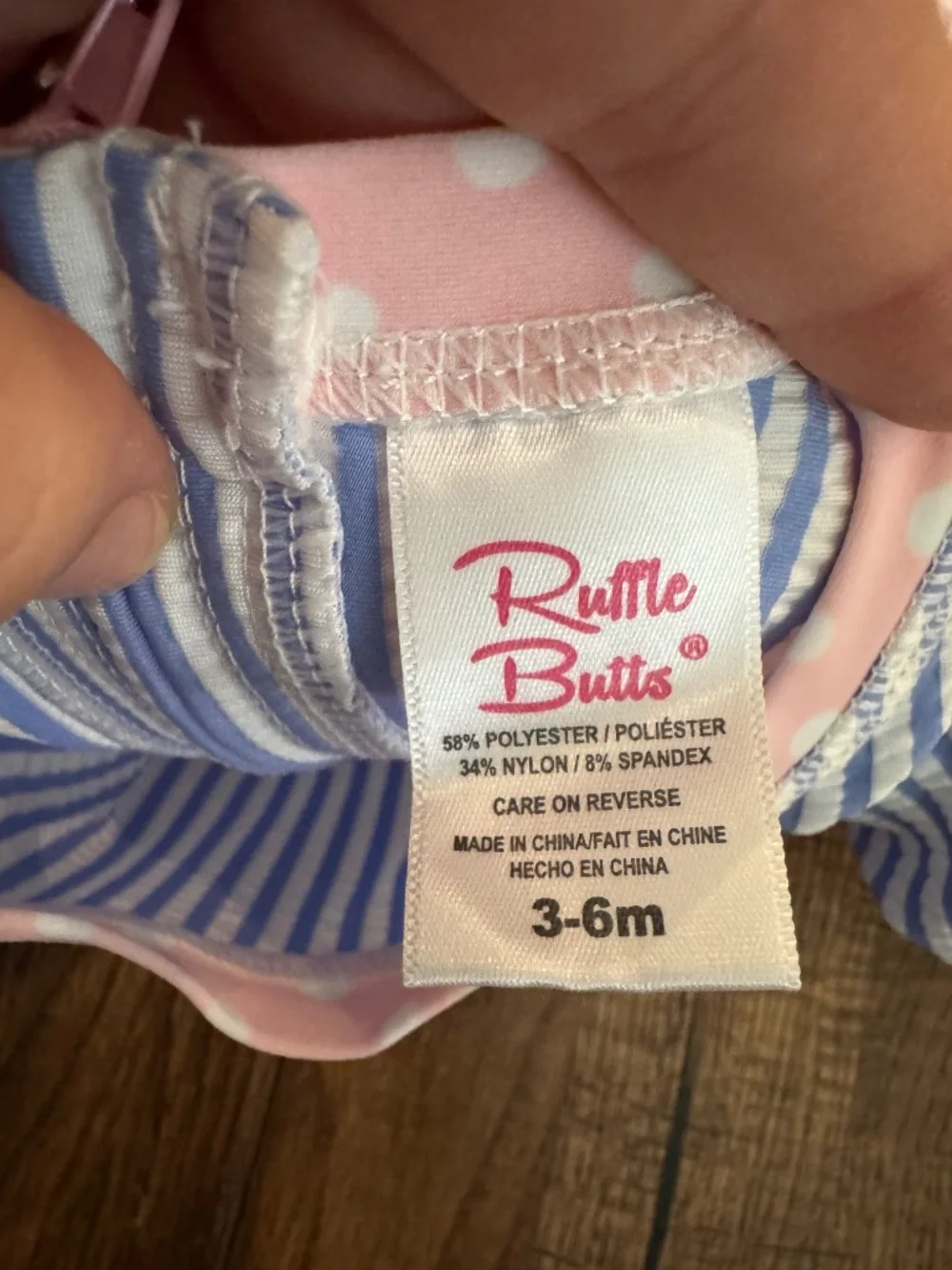 New RuffleButts Seersucker Rashguard‎ Swimsuit Baby Girl Size 3-6 Months 8